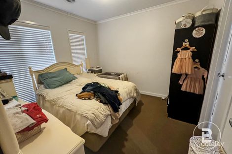 Property photo of 9 Ranlea Place Sebastopol VIC 3356