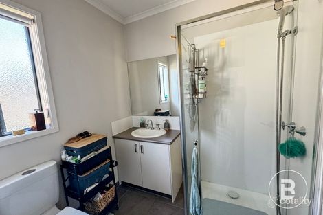 Property photo of 9 Ranlea Place Sebastopol VIC 3356