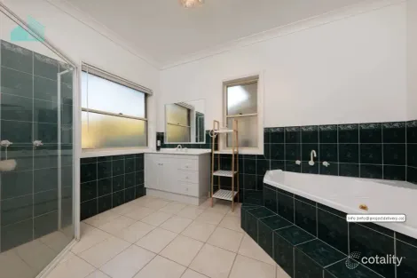 Property photo of 2 Chauncey Court West Wodonga VIC 3690