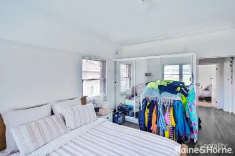 Property photo of 97 Bolger Avenue Mount Austin NSW 2650