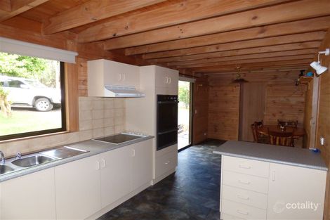 Property photo of 4 Thompson Street Halls Gap VIC 3381