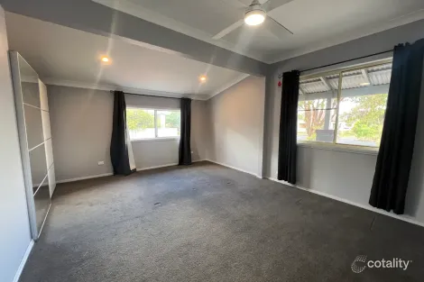 Property photo of 10 Lynch Street Parkes NSW 2870