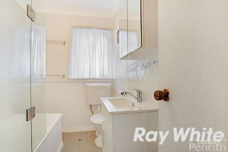 Property photo of 40 Sandakan Crescent Lethbridge Park NSW 2770