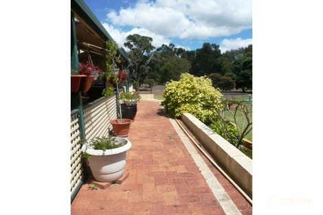 Property photo of 39 Devon Court Oakford WA 6121