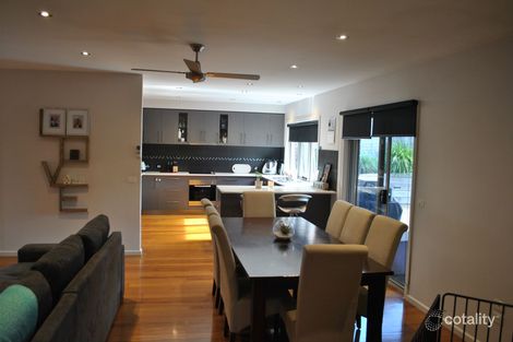 Property photo of 10 Westbury Way Lakes Entrance VIC 3909