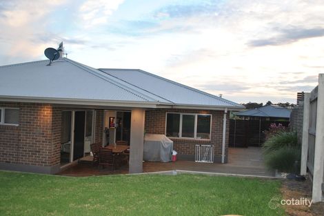 Property photo of 10 Westbury Way Lakes Entrance VIC 3909