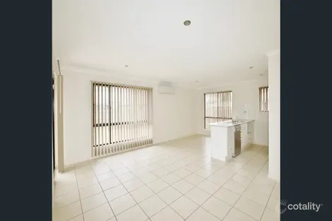 Property photo of 33 Benjamin Drive Gracemere QLD 4702