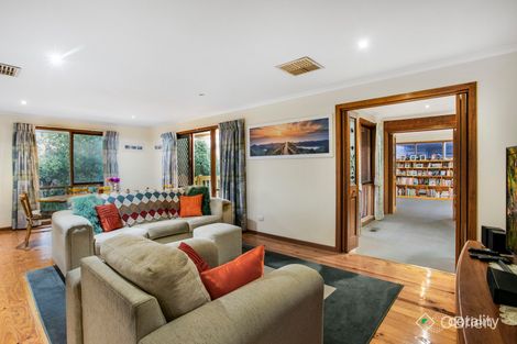 Property photo of 18 Brandon Court Endeavour Hills VIC 3802