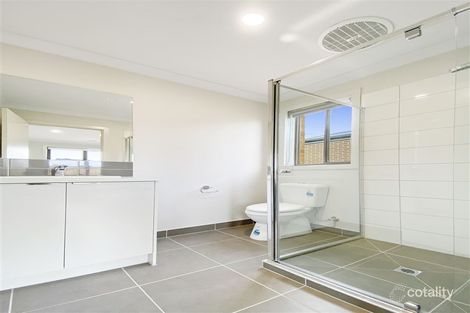 Property photo of 29 Wheatley Parade Mickleham VIC 3064