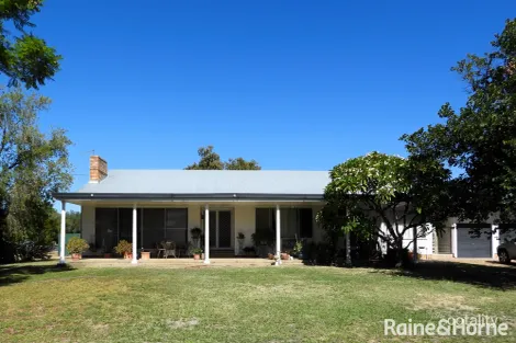 2 MACARTHUR ST, MOREE, NSW 2400