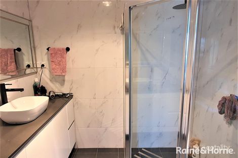 Property photo of 31 Cyclamen Place Macquarie Fields NSW 2564