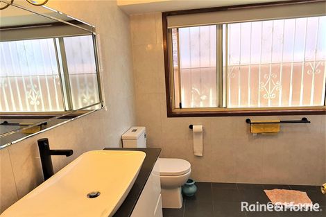 Property photo of 31 Cyclamen Place Macquarie Fields NSW 2564