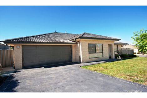Property photo of 2/2 Treecreeper Street Thurgoona NSW 2640