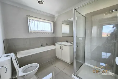 Property photo of 2/69 Warwick Road Sunshine North VIC 3020