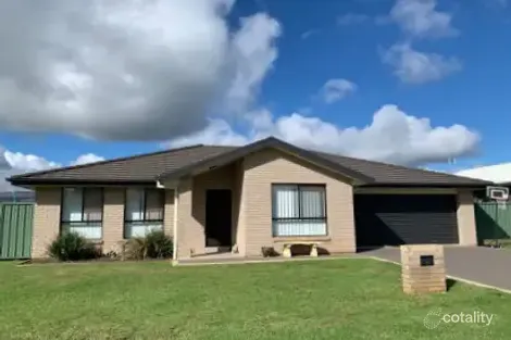 5 Magnolia Bvd, Dubbo, NSW 2830