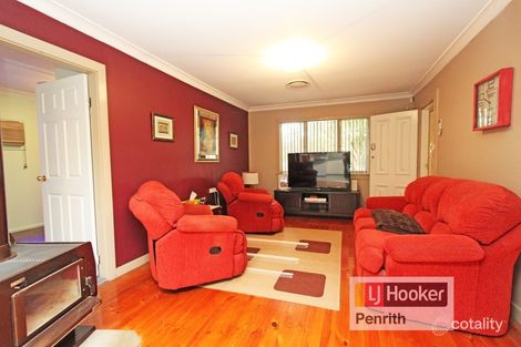 Property photo of 25 Tarawa Road Lethbridge Park NSW 2770