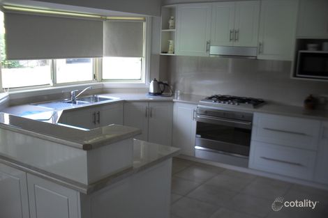 Property photo of 18 Hillview Place Leeton NSW 2705