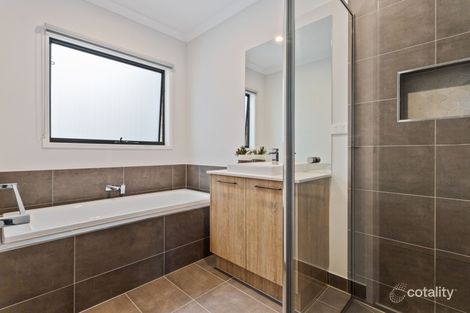 Property photo of 9 Hearthstone Circuit Clyde North VIC 3978