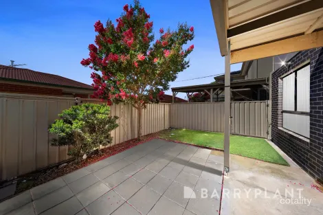 Property photo of 2/142 Biggs Street St Albans VIC 3021