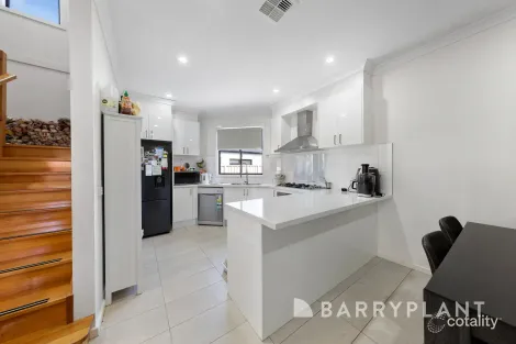 Property photo of 2/142 Biggs Street St Albans VIC 3021