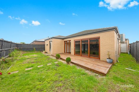 Property photo of 16 Verve Circuit Cranbourne West VIC 3977