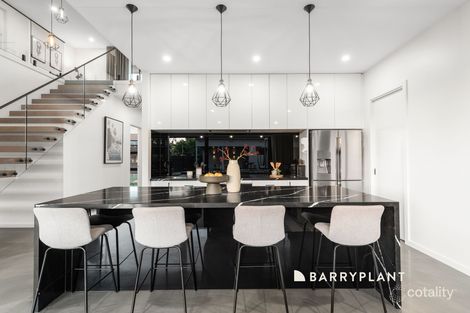 Property photo of 93 Lakesfield Drive Lysterfield VIC 3156