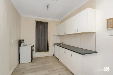 Property photo of 2 Torquata Place Broken Hill NSW 2880