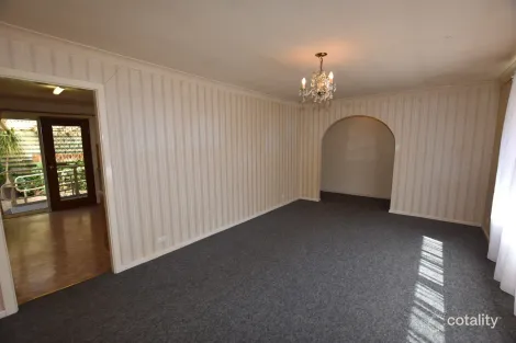 Property photo of 2 Pyala Place Orange NSW 2800