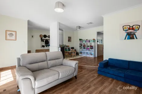 Property photo of 81 Aylesford Drive Marangaroo WA 6064