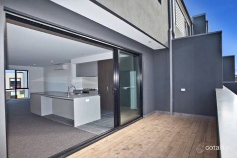 Property photo of 60 Oakden Crescent St Albans VIC 3021