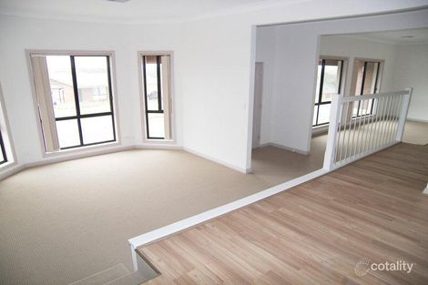Property photo of 11 Thompson Circuit Evanston Park SA 5116