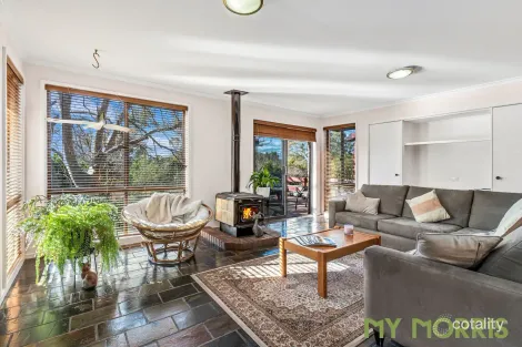 Property photo of 10 Maidment Place Kambah ACT 2902