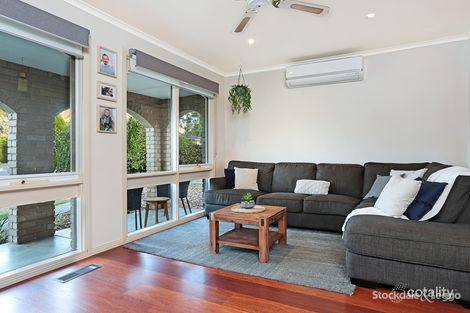 Property photo of 8 Maidstone Place Ferntree Gully VIC 3156