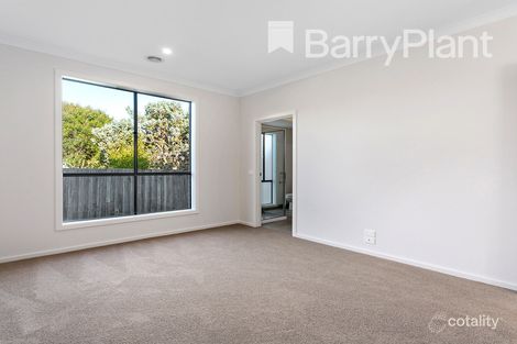 Property photo of 2/5 Warraburra Avenue Rosebud VIC 3939