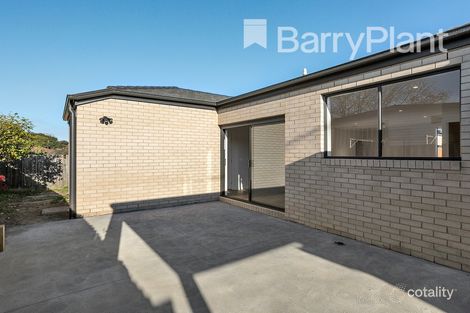 Property photo of 2/5 Warraburra Avenue Rosebud VIC 3939