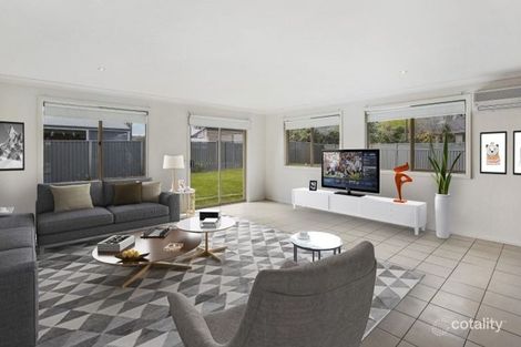 Property photo of 2 Chestnut Chase Pakenham VIC 3810