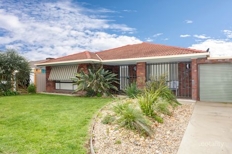 Property photo of 11 Pinaroo Drive Glenfield Park NSW 2650