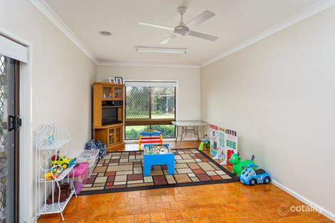 Property photo of 11 Pinaroo Drive Glenfield Park NSW 2650