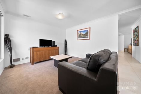 Property photo of 5 Whyalla Chase Tapping WA 6065