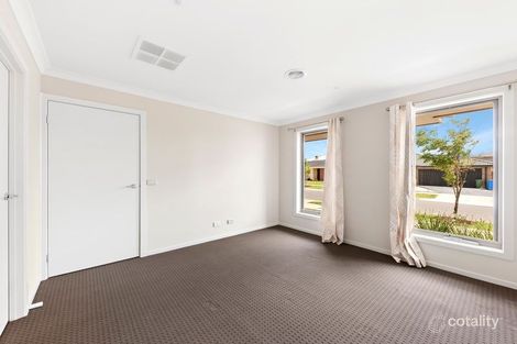 Property photo of 14 Hollywell Road Clyde North VIC 3978