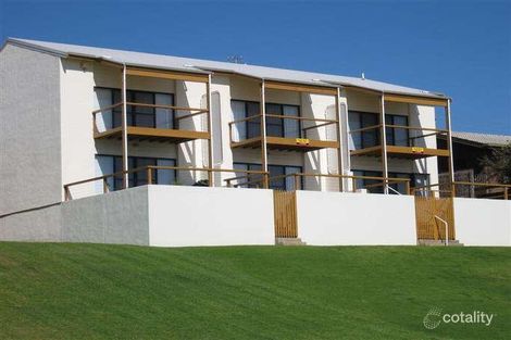 8 Investigator Cres, Encounter Bay, SA 5211