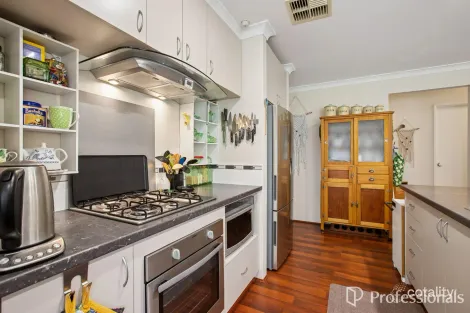 Property photo of 11 Bren Close Byford WA 6122