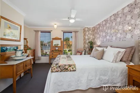 Property photo of 11 Bren Close Byford WA 6122