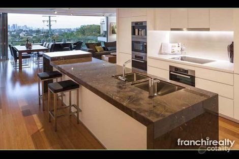 Property photo of 21 Kings Road Taringa QLD 4068