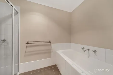 Property photo of 38 Rowland Street Macgregor ACT 2615
