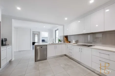 Property photo of 31 Sinclair Street Avenell Heights QLD 4670