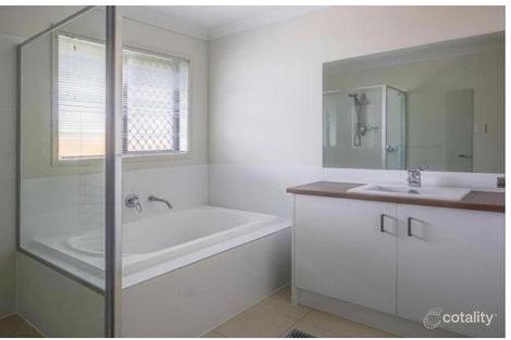 Property photo of 32 Skyblue Circuit Yarrabilba QLD 4207
