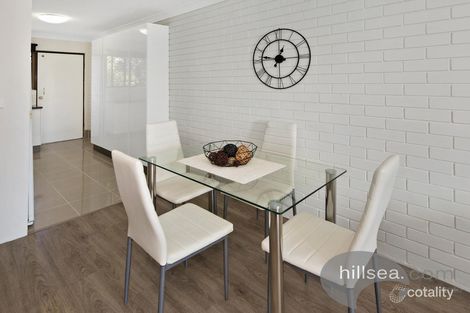 Property photo of 2/18 Sutherland Avenue Labrador QLD 4215