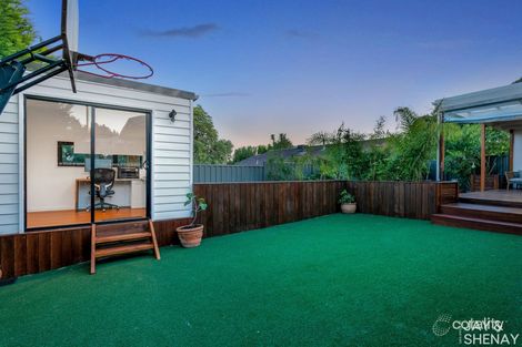 Property photo of 27 Lawson Way Endeavour Hills VIC 3802