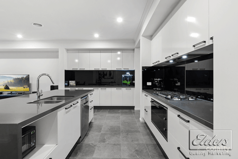 Property photo of 5 Peppercress Street White Hills VIC 3550